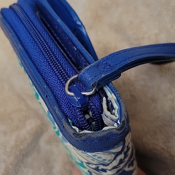 Vera Bradley Wallet Wristlet - Picture 5 of 6